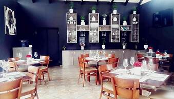 Mahlakapese Guest Lodge