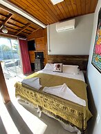 Thaiji Pousada e Parador