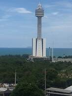 Simply Comfy Apartment by Patsamon