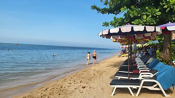 Simply Comfy Apartment by Patsamon