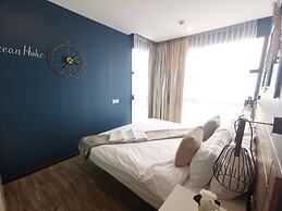 Simply Comfy Apartment by Patsamon