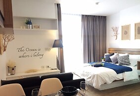 Simply Comfy Apartment by Patsamon