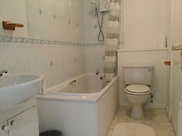 Inverness Apartments - Castle Heather