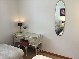 Inverness Apartments - Golf View