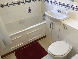 Inverness Apartments - Golf View