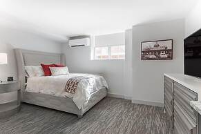 Pioneer Pocket Hotel