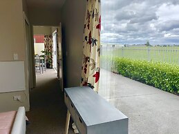 Lovely Sunny Home Sweet Home