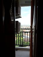 Green Lake View Luxury Apartment by Indah