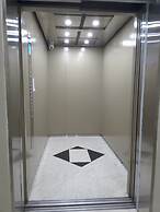 Green Lake View Luxury Apartment by Indah