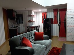 Green Lake View Luxury Apartment by Indah