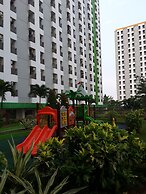 Green Lake View Luxury Apartment by Indah