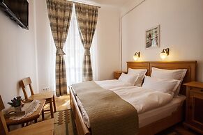 La Teo Pensiune si Pivnita