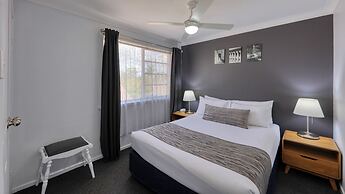 Colonial Motel and Serviced Apartments