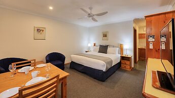 Colonial Motel and Serviced Apartments