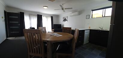 Colonial Motel and Serviced Apartments