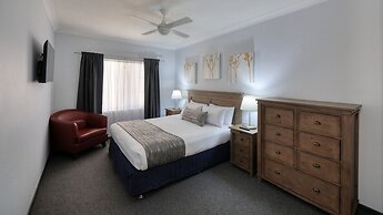 Colonial Motel and Serviced Apartments