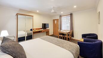 Colonial Motel and Serviced Apartments