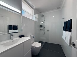 Colonial Motel and Serviced Apartments