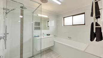 Colonial Motel and Serviced Apartments