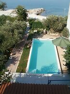 Beach Apartments Toni