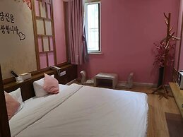 Dreamhouse Theme Hotel