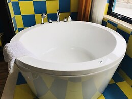 Dreamhouse Theme Hotel