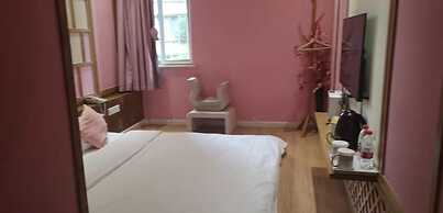 Dreamhouse Theme Hotel