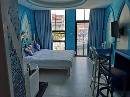 Dreamhouse Theme Hotel