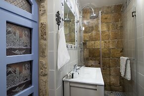 Arabesque Arts & Residency