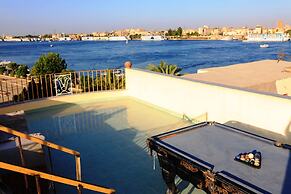 Spring Hotel Luxor