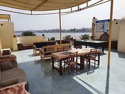 Spring Hotel Luxor