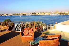 Spring Hotel Luxor