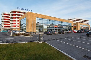 New Wave Apartment Glam