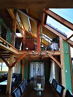 The House With No Nails