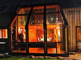The House With No Nails