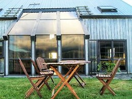 The House With No Nails