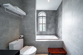 LCS Hotel & Apartment