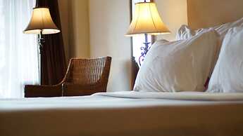 The Inn by Sunsethouse