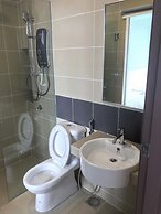 One Amerin Mall & Suites