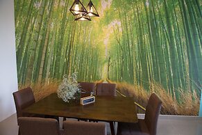 One Amerin Mall & Suites