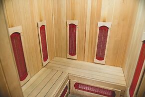 One Amerin Mall & Suites