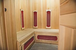 One Amerin Mall & Suites