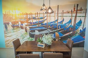 One Amerin Mall & Suites