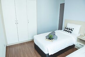 One Amerin Mall & Suites