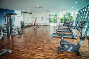 One Amerin Mall & Suites