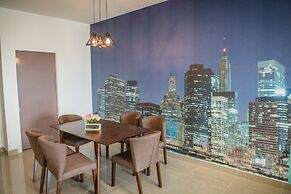 One Amerin Mall & Suites