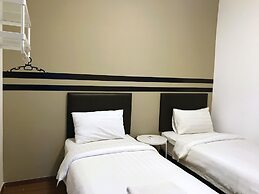 One Amerin Mall & Suites