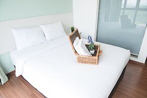 One Amerin Mall & Suites