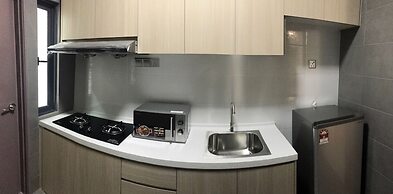 One Amerin Mall & Suites