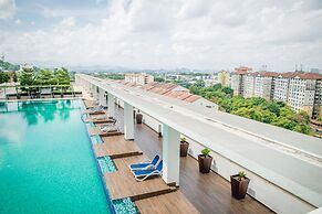 One Amerin Mall & Suites